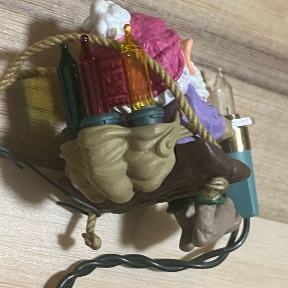 Vintage 1987 Hallmark North Pole Power & Light Lighted Ornament - Picture 4 of 4